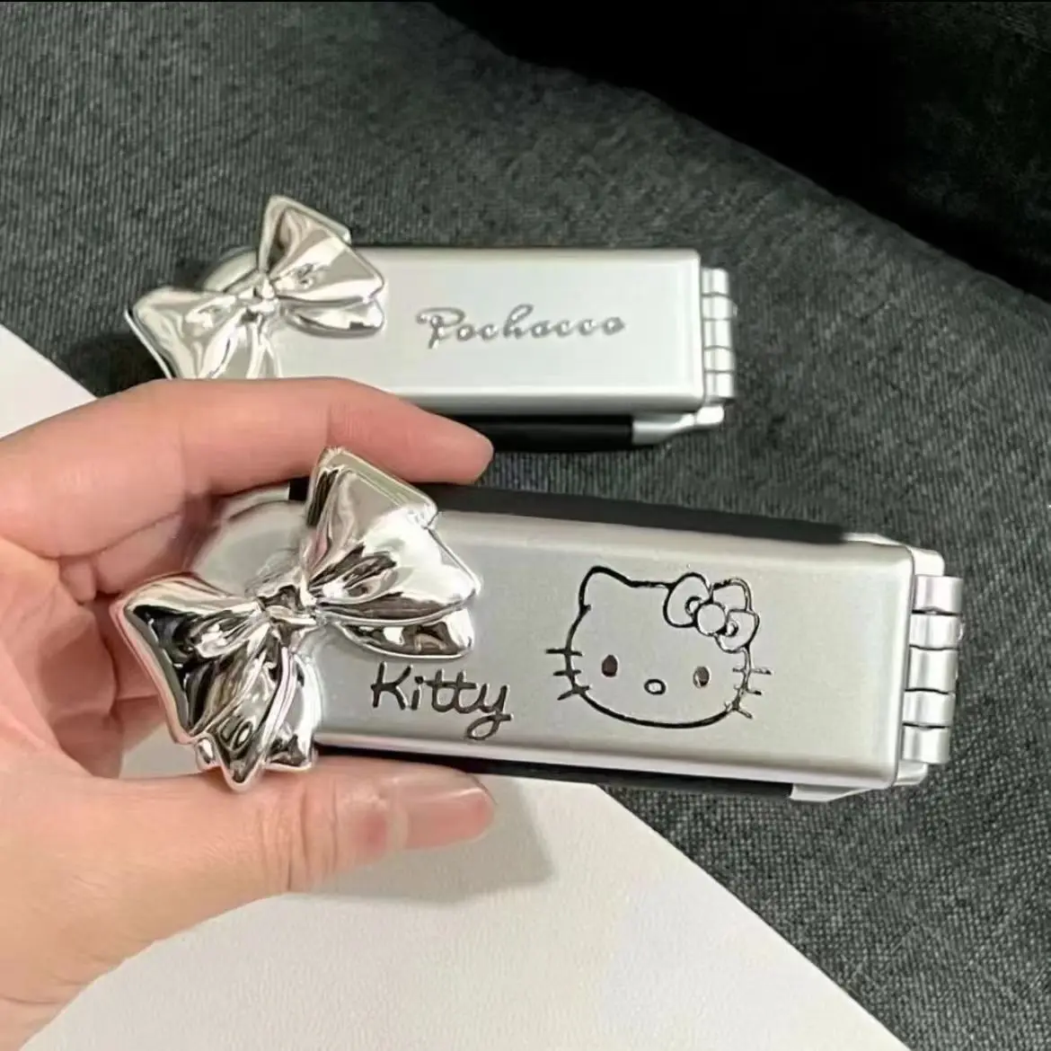 Sanrio Kawaii Small Comb with Makeup Mirror Melody Cinnamoroll Hellokitty Cartoon Anime Girl Portable Bangs Comb Birthday Gift hair comb,hair brush comb