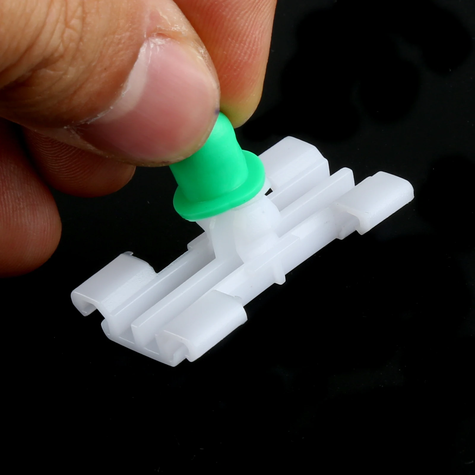 10pcs Plastic Car Side Molding Clip Auto Door Bumpstrip Retaining Fastener Clips for BMW E46 51138231130 Interior Accessories