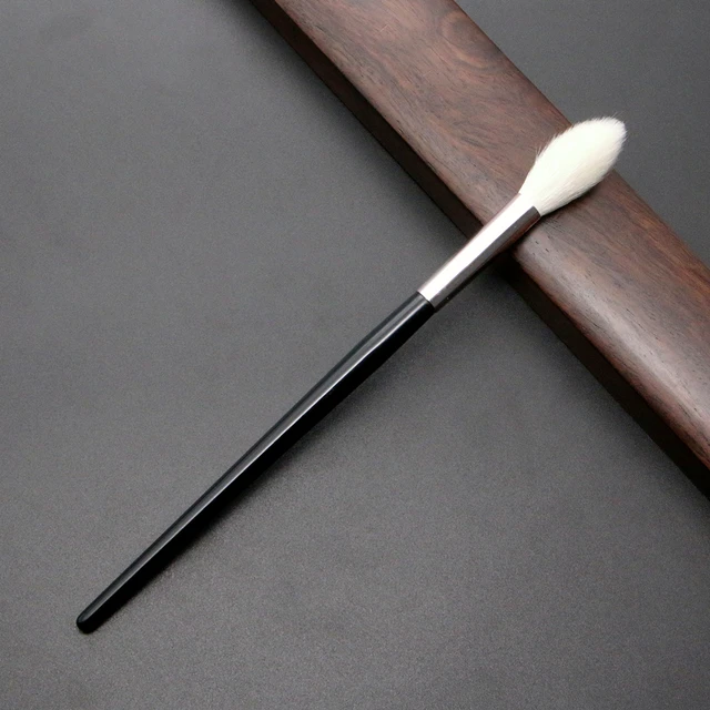 Pinceau surligneur conique pour fard à joues pinceaux de maquillage mélange de cheveux naturels 1