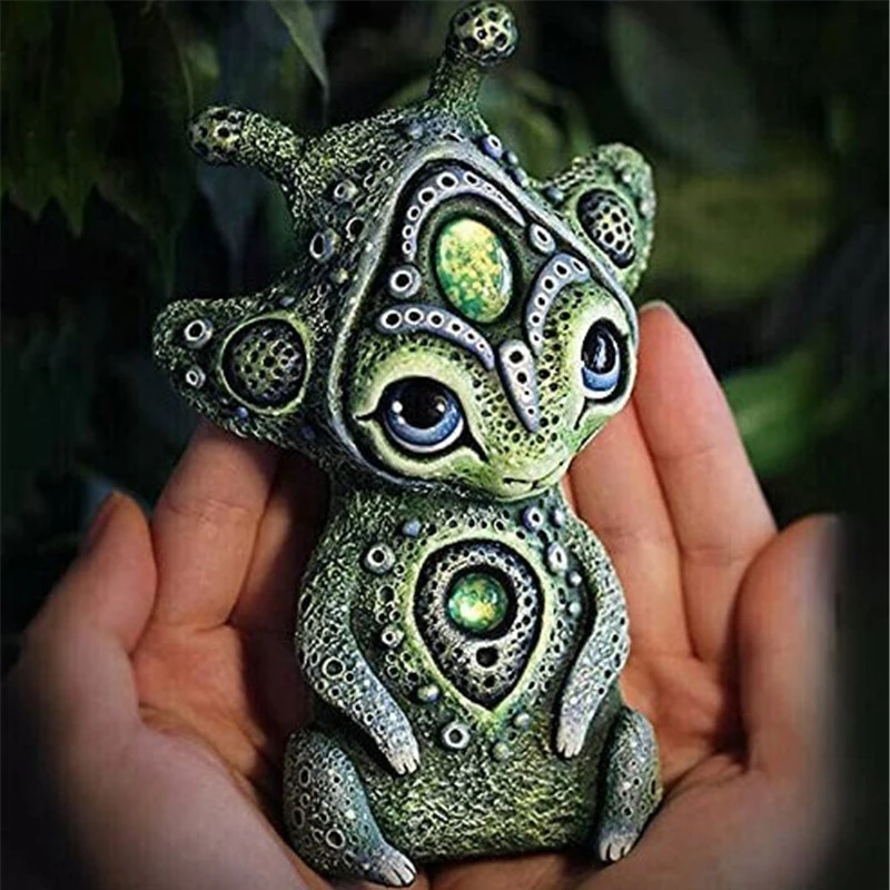 Description Picture 6 of item1pc Fantasyland Creatures Three Eyes Alien Sculpture Crafts Ornaments Outdoor Courtyard Garden Home Decor Elf Resin Statue