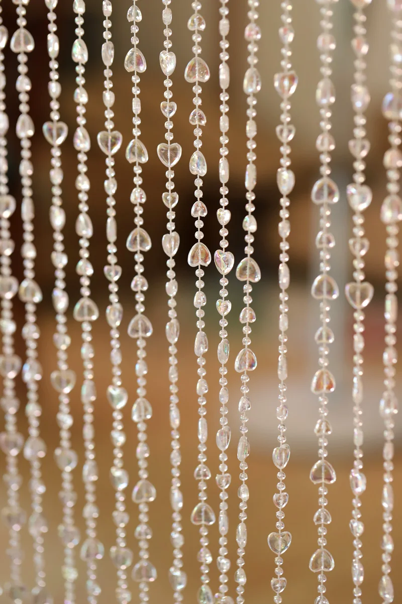 Description Picture 5 of itemHome Decor Door Curtain Romantic Love Heart Acrylic Bead Curtain Wedding Party Window Balcony Garden DIY Decoration Accessories