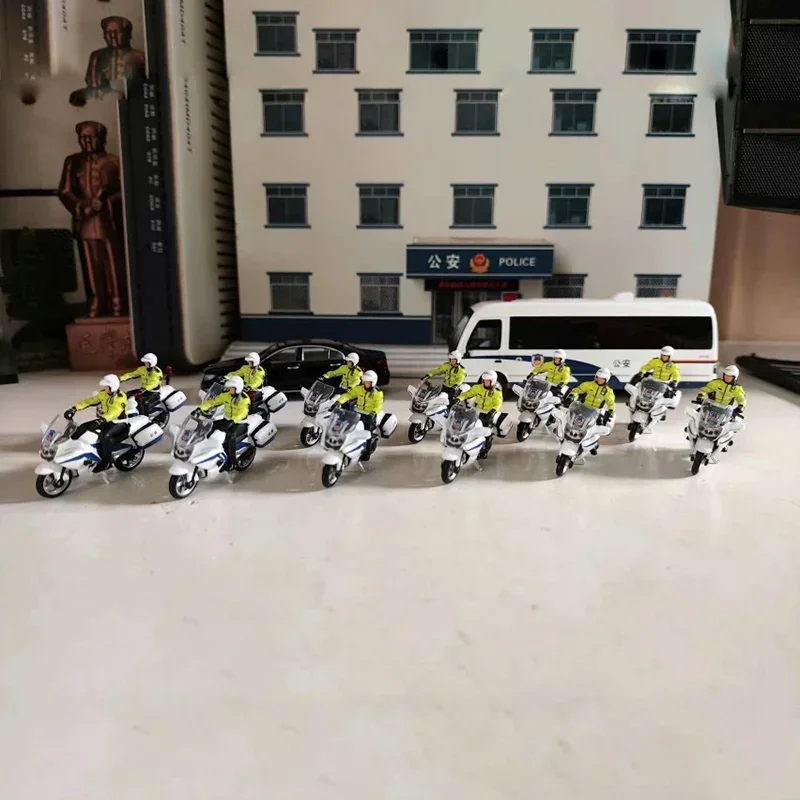 

1pcs 1:64 Scale Police Traffic Police Figures Model Scene Accessories Character Resin Toy