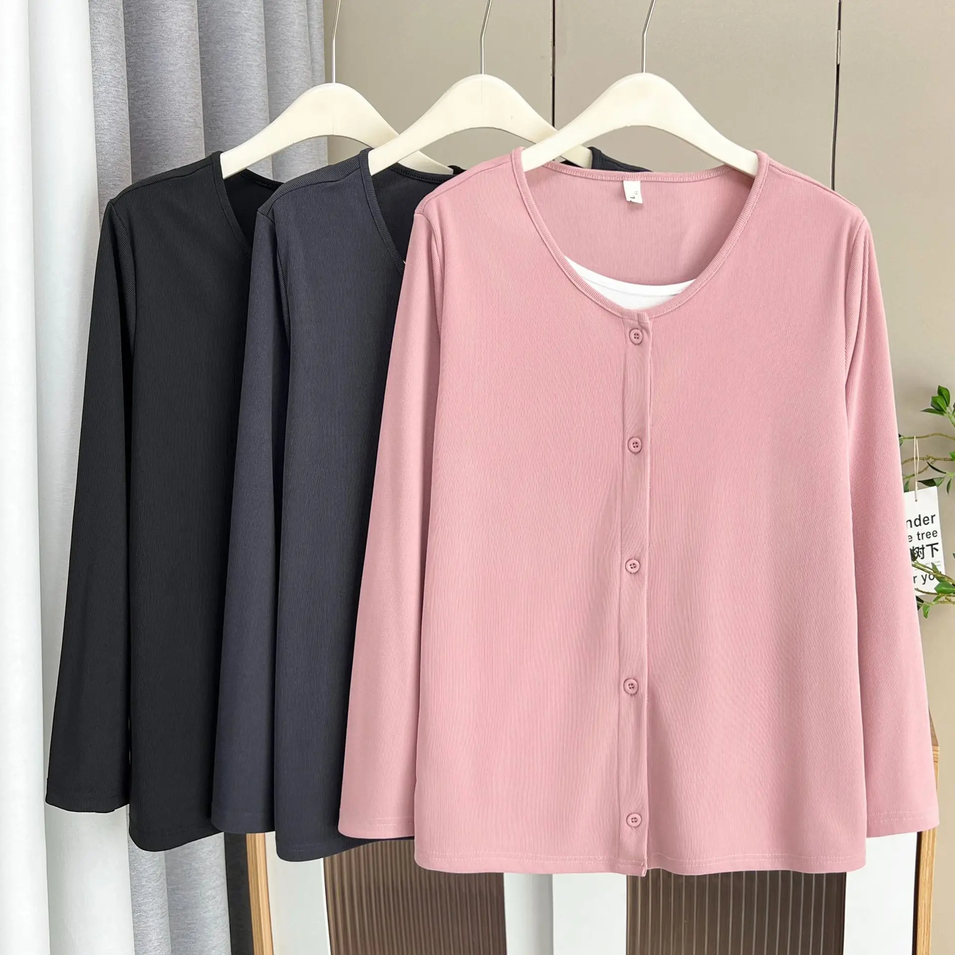 Plus Size Women's T-Shirt Autumn New Casual And Elegant Fake Two Pieces Long Sleeved Top 8050