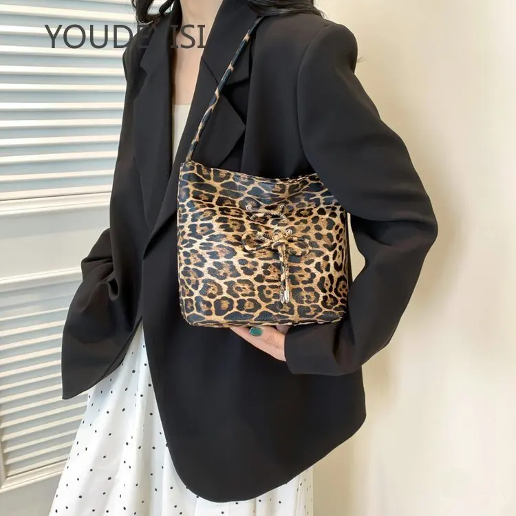 

YOUDEYISI Fashion Retro Leopard Print Large-capacity New Messenger Women's Bag Fashion Portable One-shoulder Tote Casual Bag