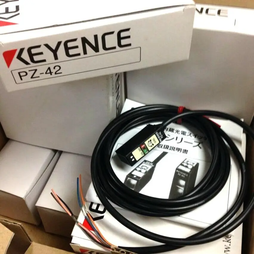 

New In Box KEYENCE PZ2-42 Reflective Photoelectric Sensor Cable Type