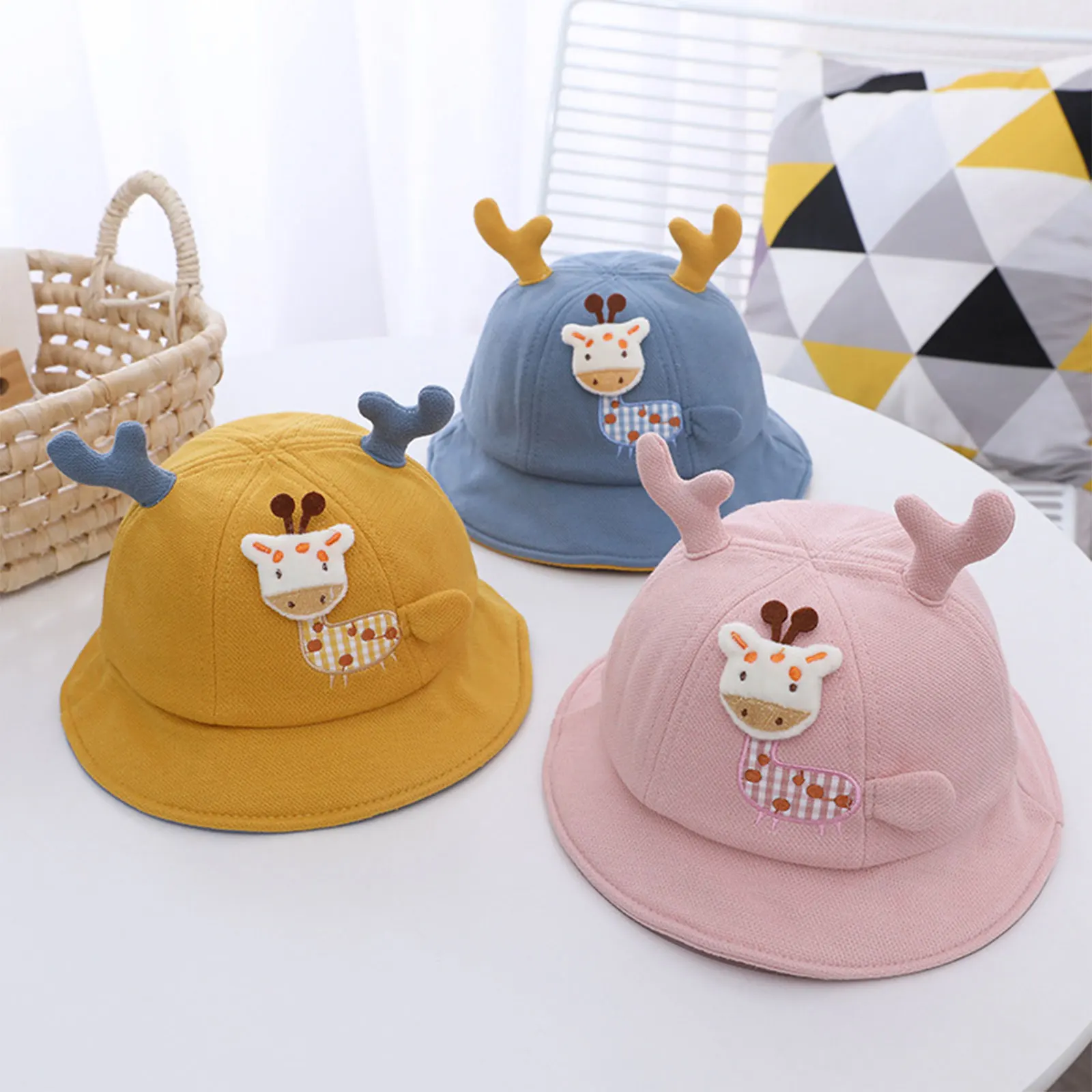 

BeQeuewll Baby Girls Boys Bucket Hat Cute Cartoon Giraffe Wide Brim Sun Cap for Casual Daily For 3-12 Months