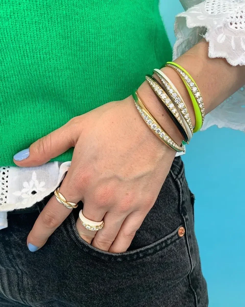 

Классический геометрический браслет с фианитами, 60 мм, разноцветные эмалированные и белые фианиты, позолоченные женские браслеты, модные украшения