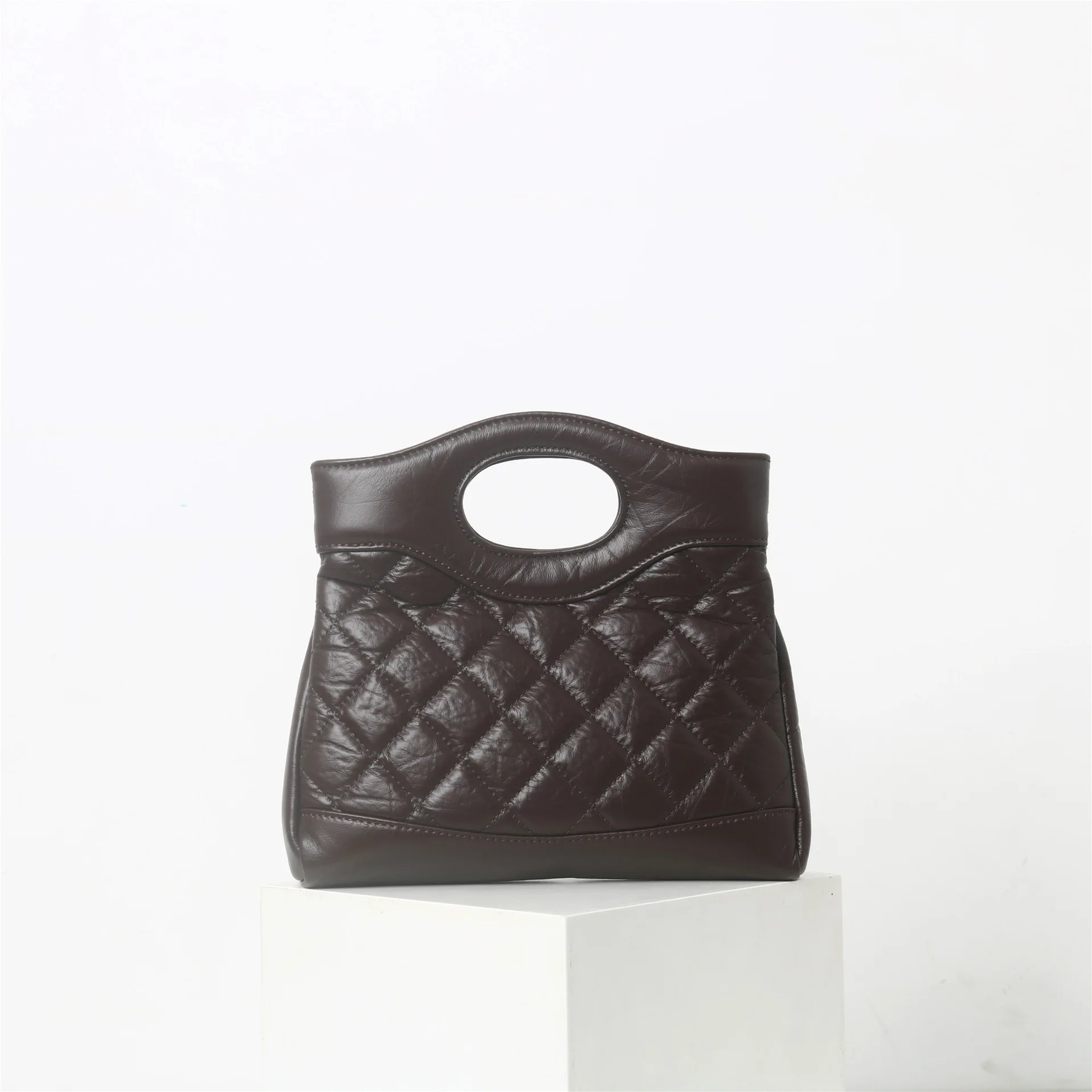 

Light luxury second-hand bag, leather small fragrance, high-end one-shoulder cross-body handbag
