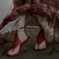 Sandales à talons compensés en daim marron, Sexy, à lacets, noires, talons hauts de 10cm, pour femmes, chaussures de luxe de styliste, à bout rabattable, nouvelle collection été 2