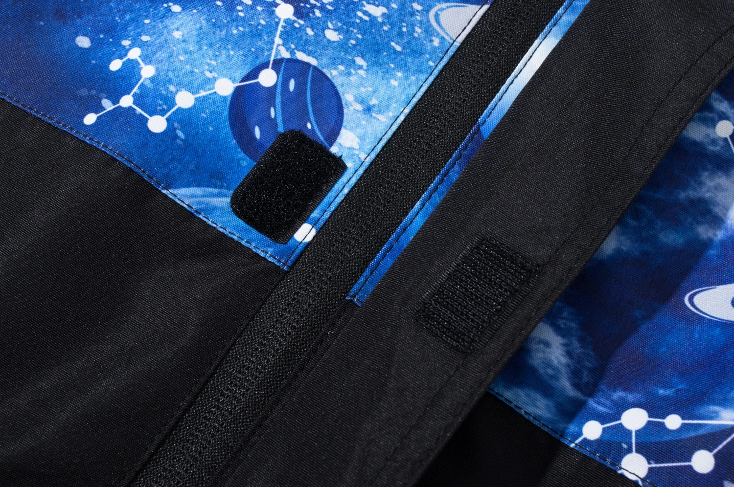 School kids’ outer space waterproof fleece-lined hooded jacket with zipper, windproof design, for boys ages 3-12. blue closed