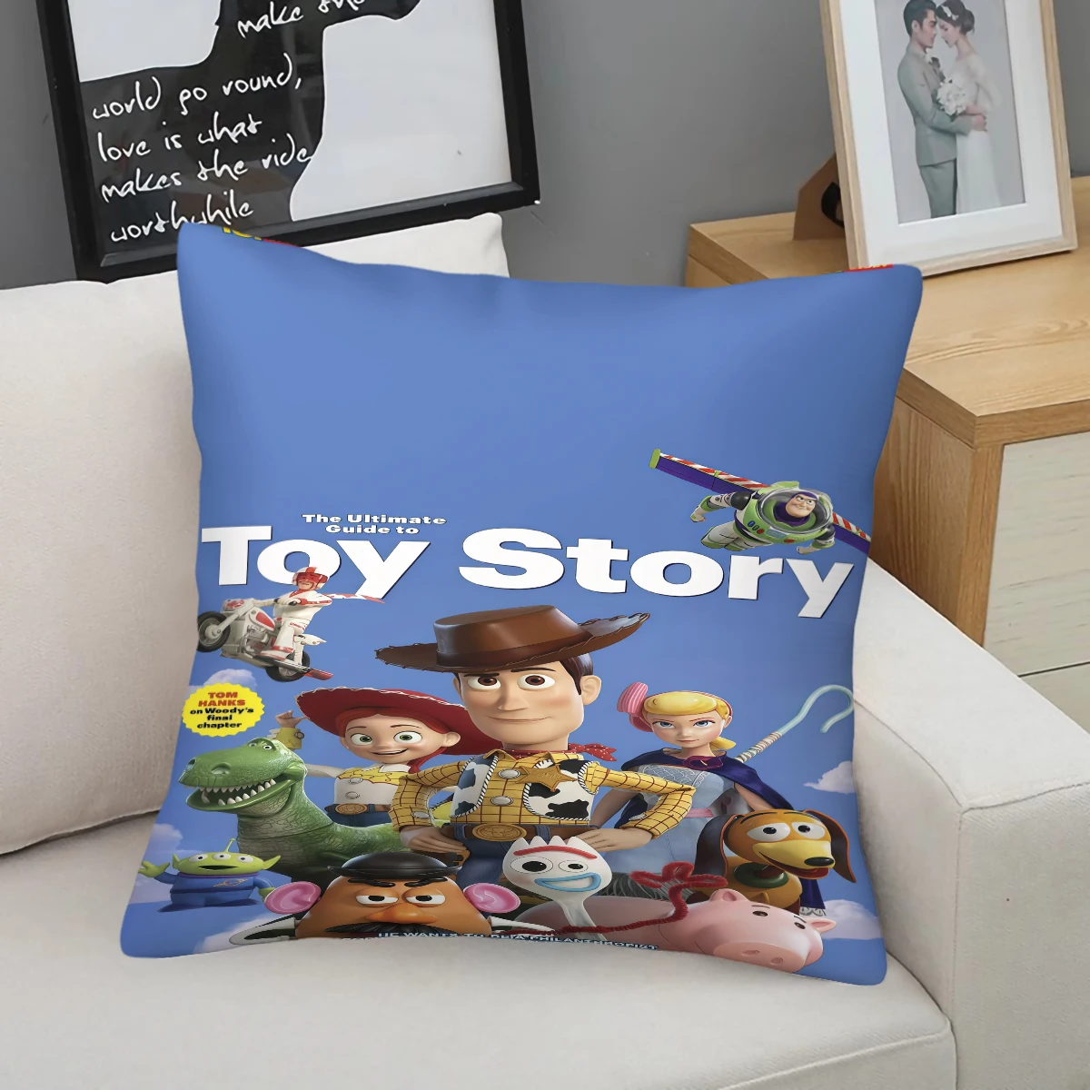 Coussin Décoratif Toy Story "Le Guide Ultime" - Disney Pixar