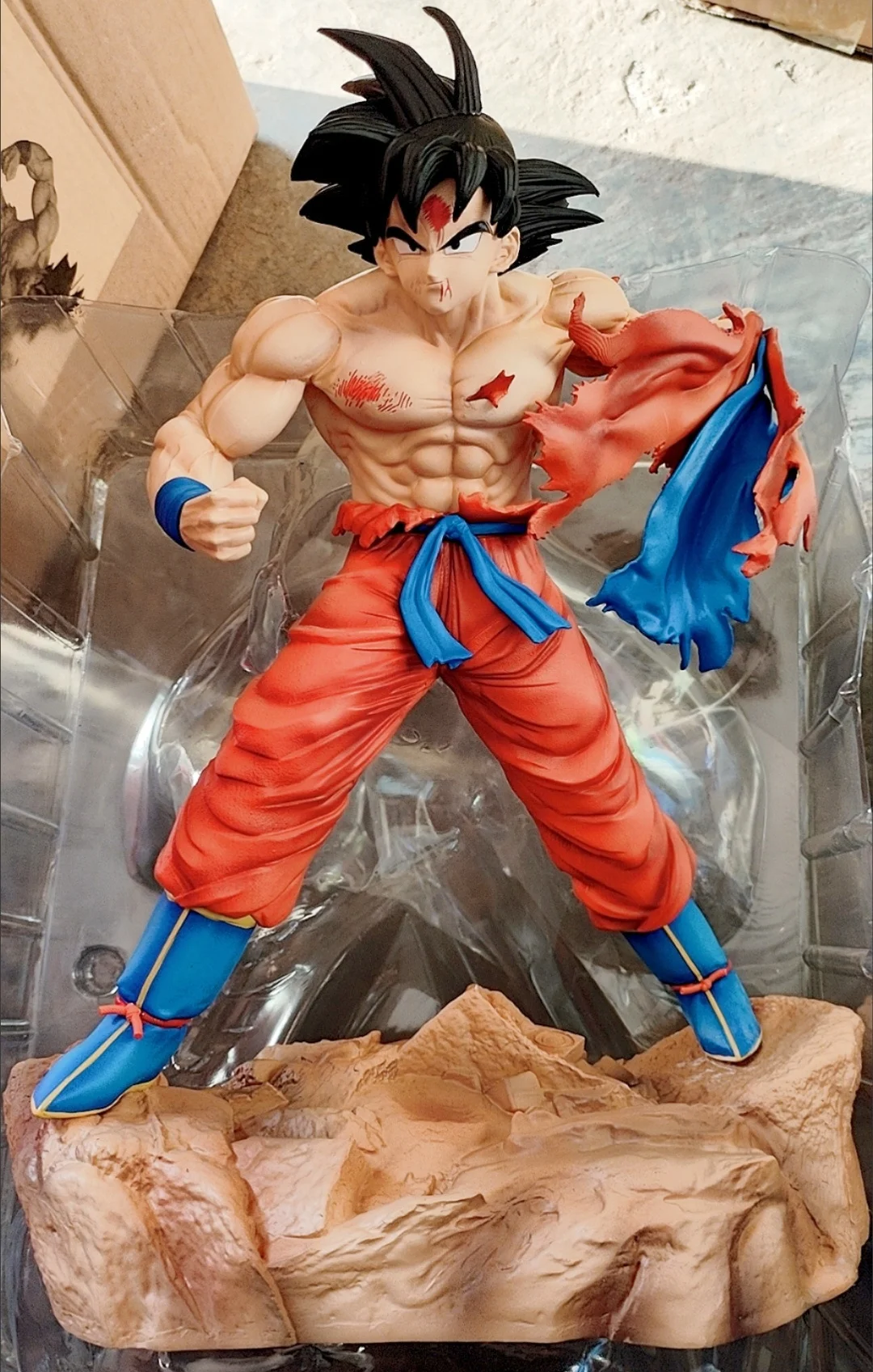 

34cm Dragon Ball Super Saiyan figure model Gk Tear Off Clothes Sun Wukong Battle Scene Statue Collection Edition Model Toy Gift