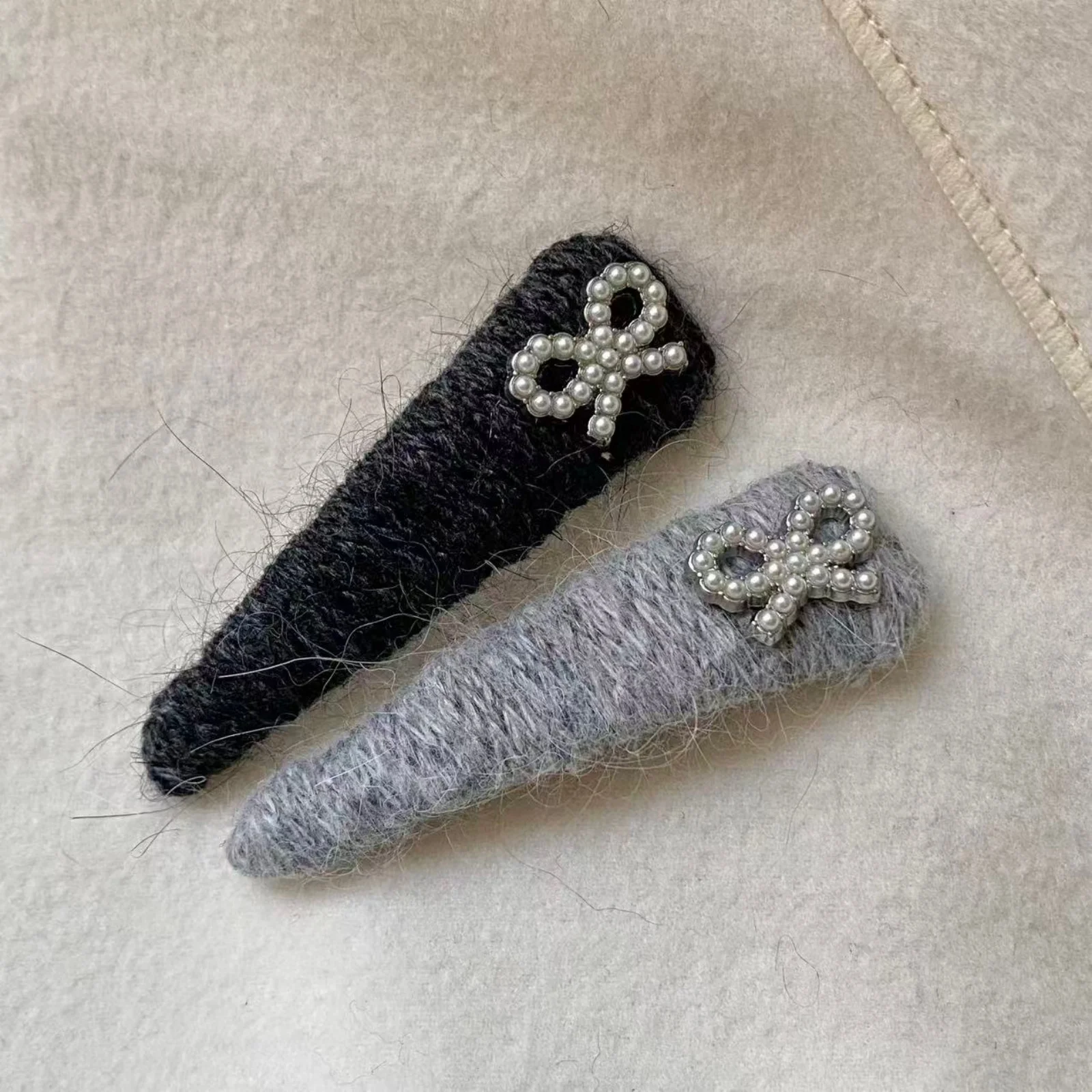 Woolen Pearl Bow Hair Clips Set, Black Gray Hair Accessories, Warm Knitted Hair Barrettes, Elegant Daily Hair Decor