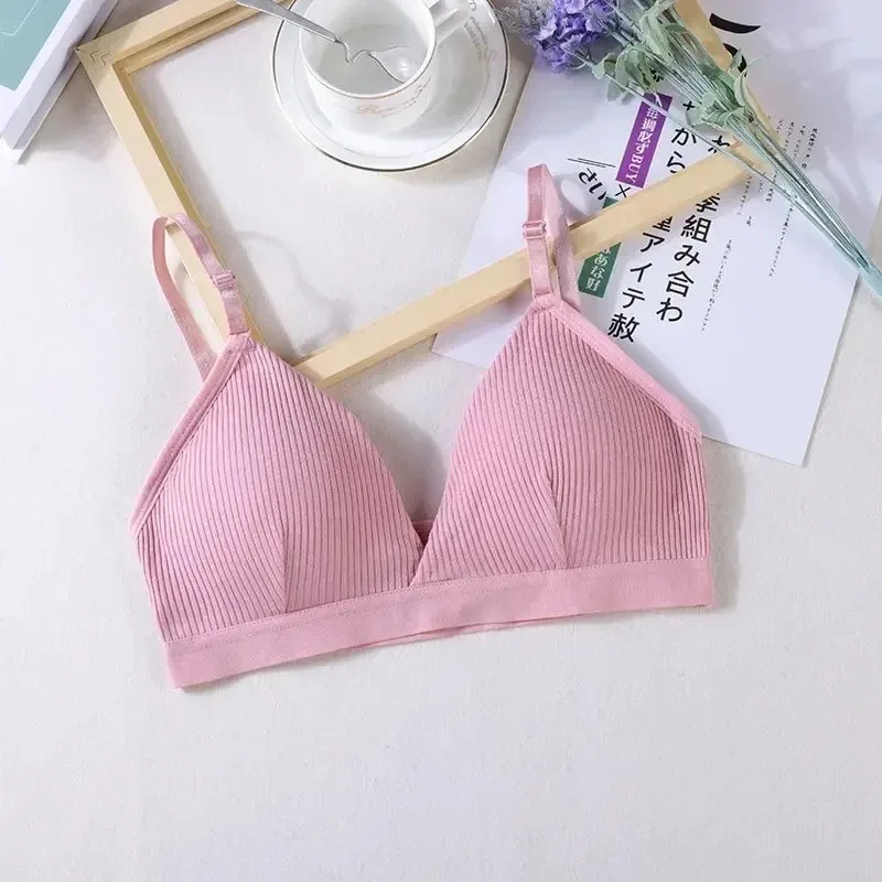 Women's Breathable Triangle Cup Sports Bra with Adjustable Straps