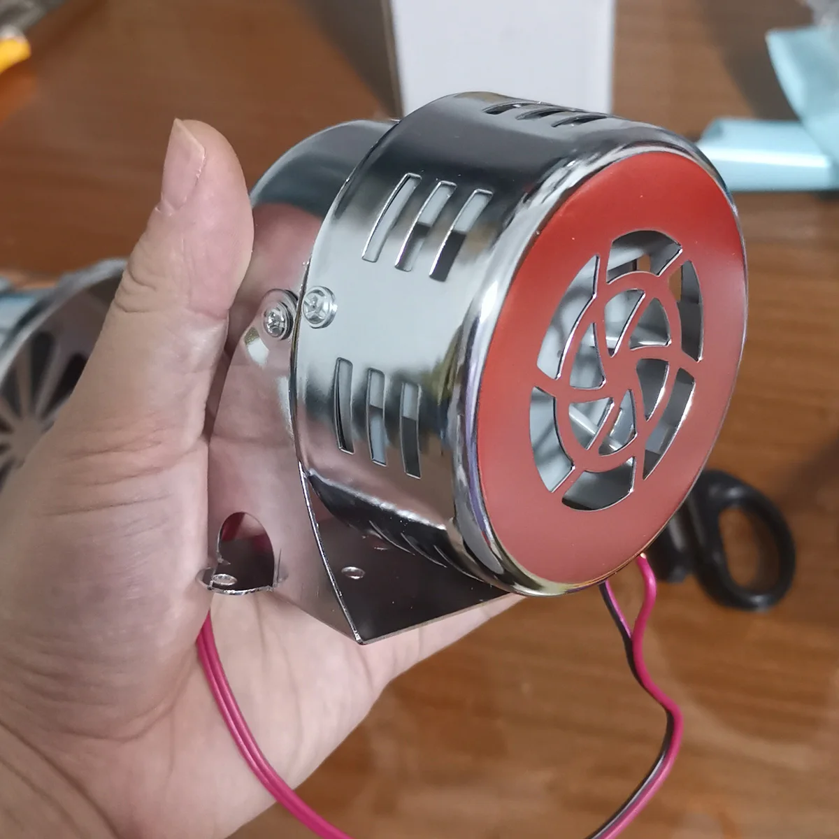 DC 12V Automotive air raid siren horn Car Truck Motor Driven Alarm Red Universal Car Motorcycle Horn Pickup Truck