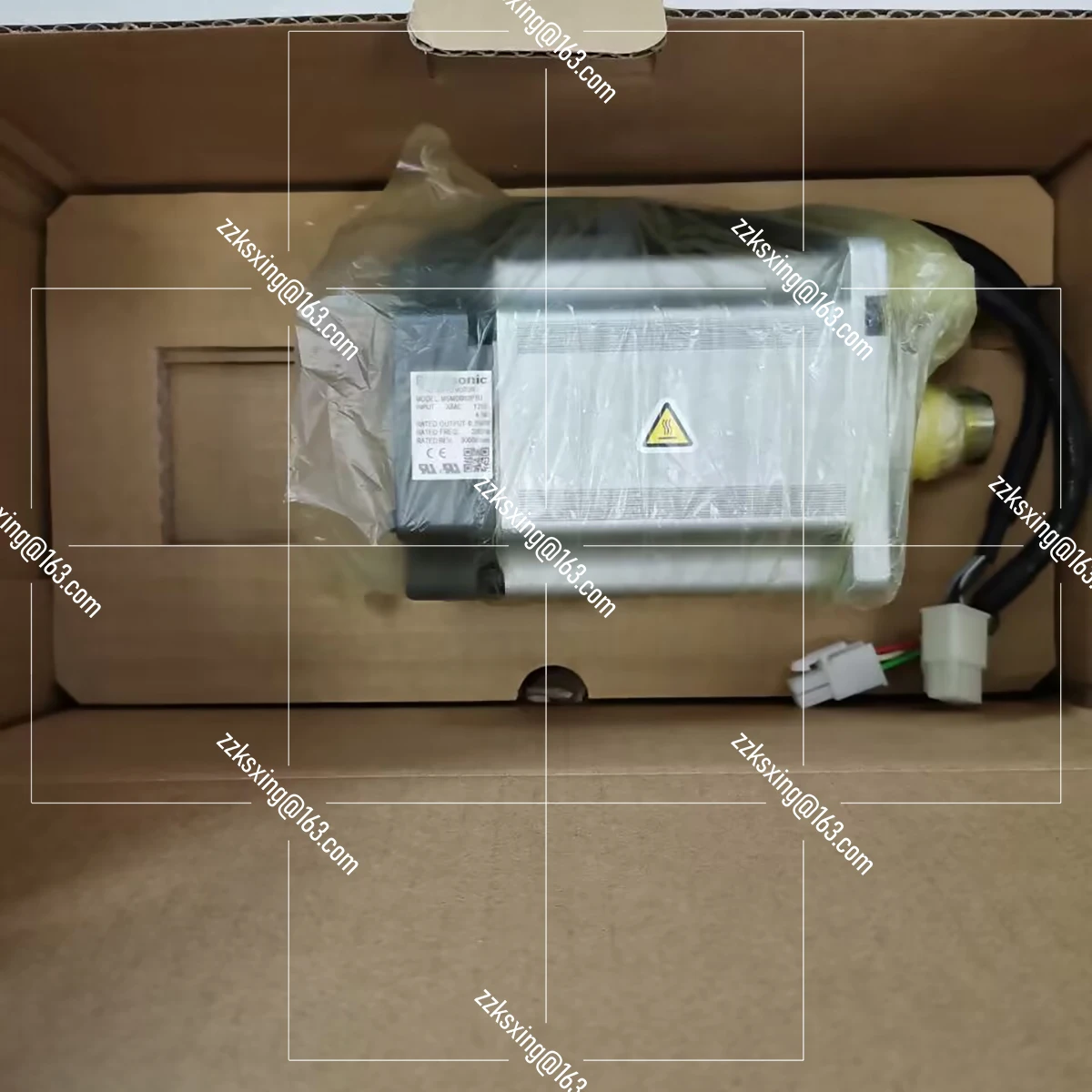 

Новый оригинальный Серводвигатель MSMD042G1S