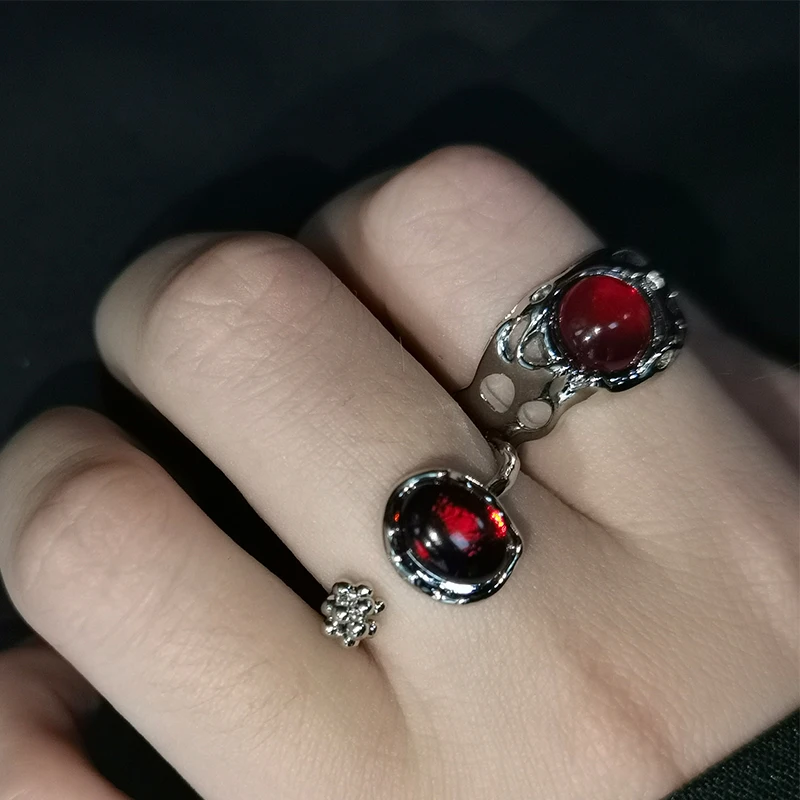 Gothic Red Opal Irregular Natural Stone Rings Red Stone Rings for Women Y2K Animal Tail Spider Ring Aesthetic Creative Jewelry finger ring,animal ring