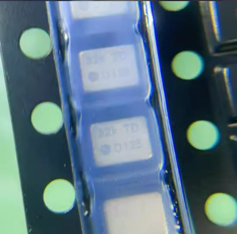 20pcs TCXO high-precision temperature subsidy chip crystal oscillator 3225 32.768K 32.768KHZ DSK321STD