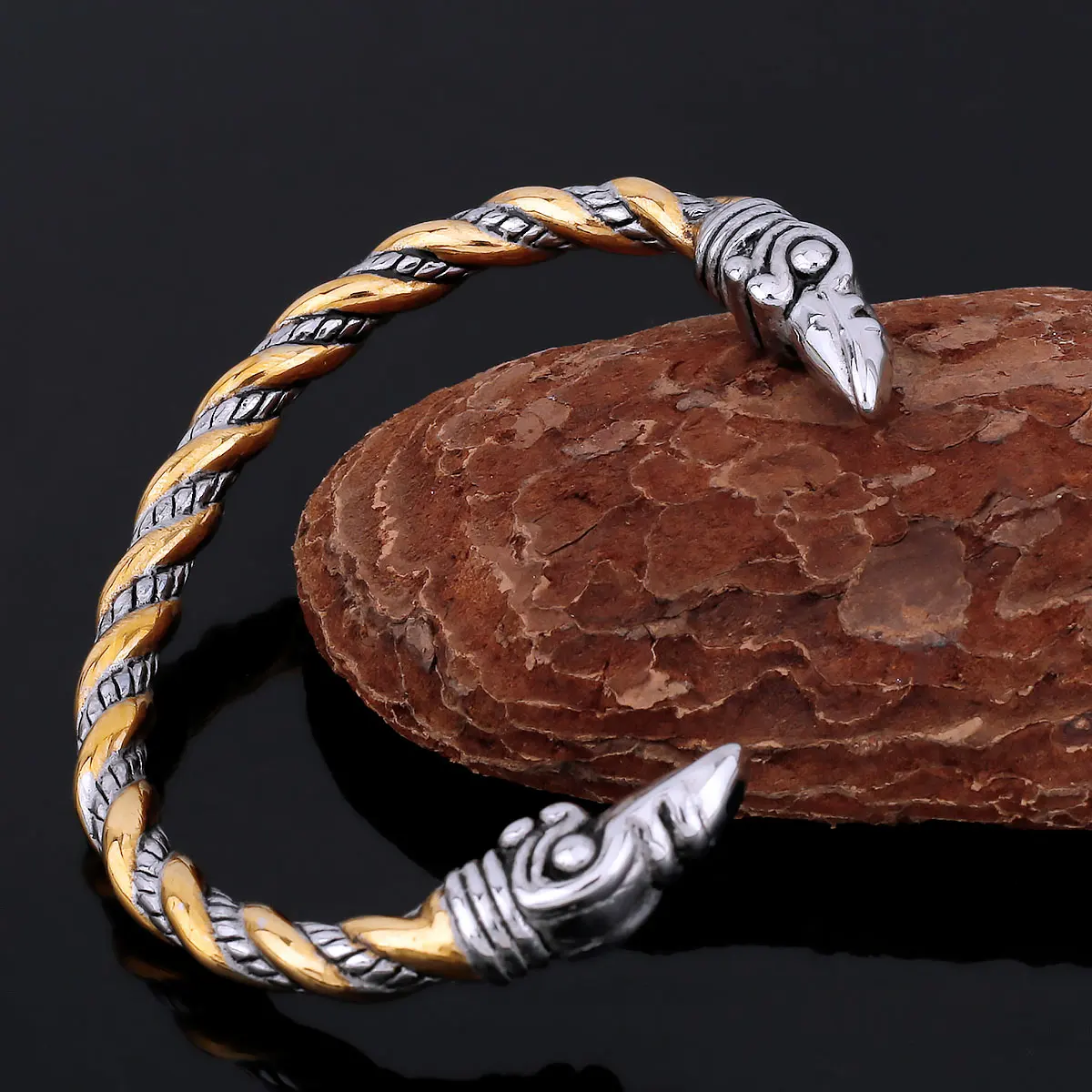 

Original Design Stainless Steel Viking Bracelet Nordic Vintage Men's Amulet Personality Animal Bracelet Jewelry Gift Wholesale