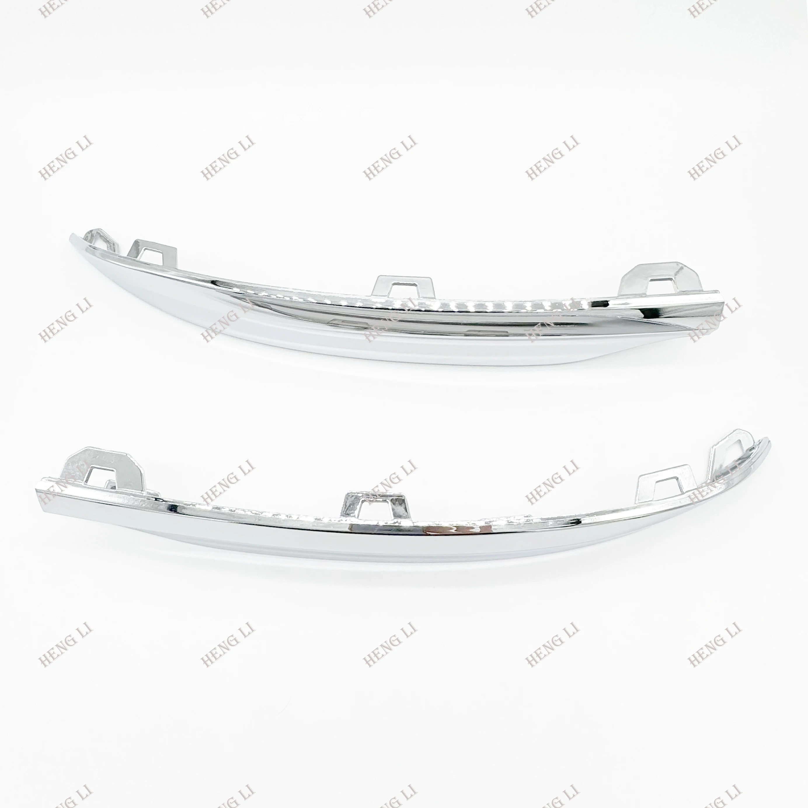 32227902 LH 32227903 RH Rear bumper light strip for Volvo XC60 22- Rear bumper light decorative strip HengliAuto Par