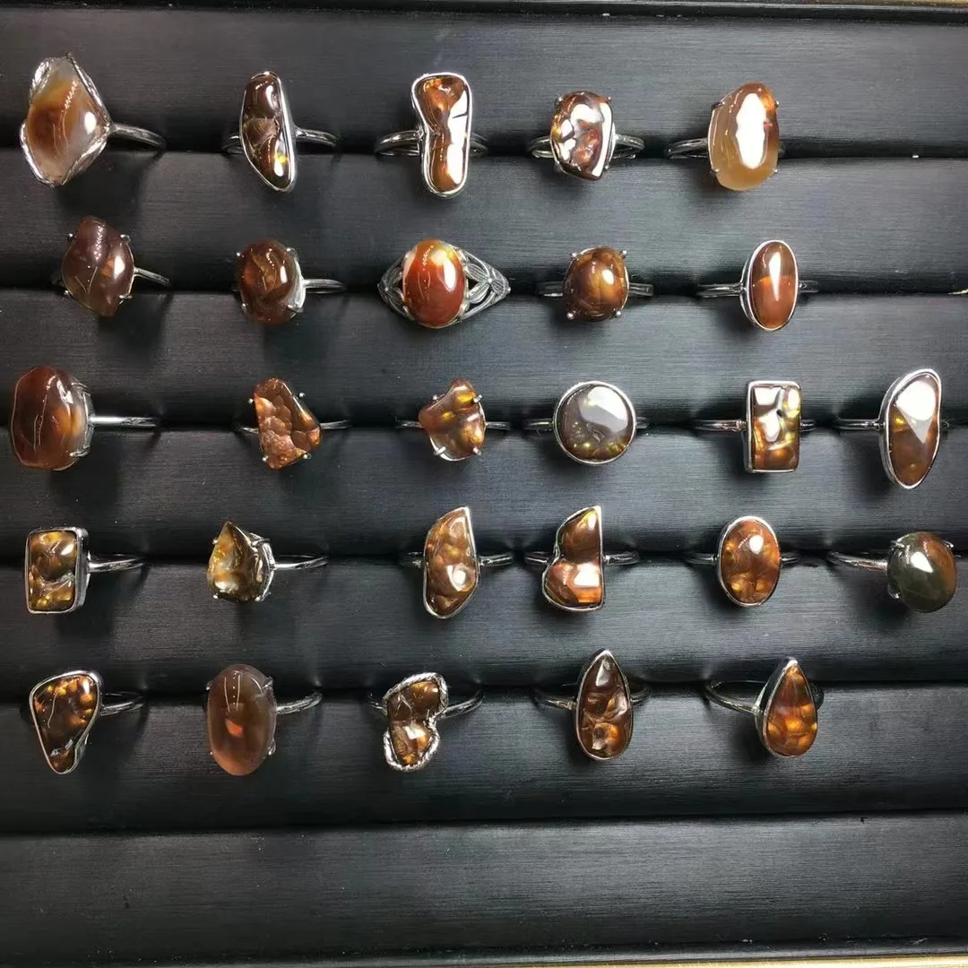 

Кольцо из серебра 925 пробы с натуральным огненным агатом