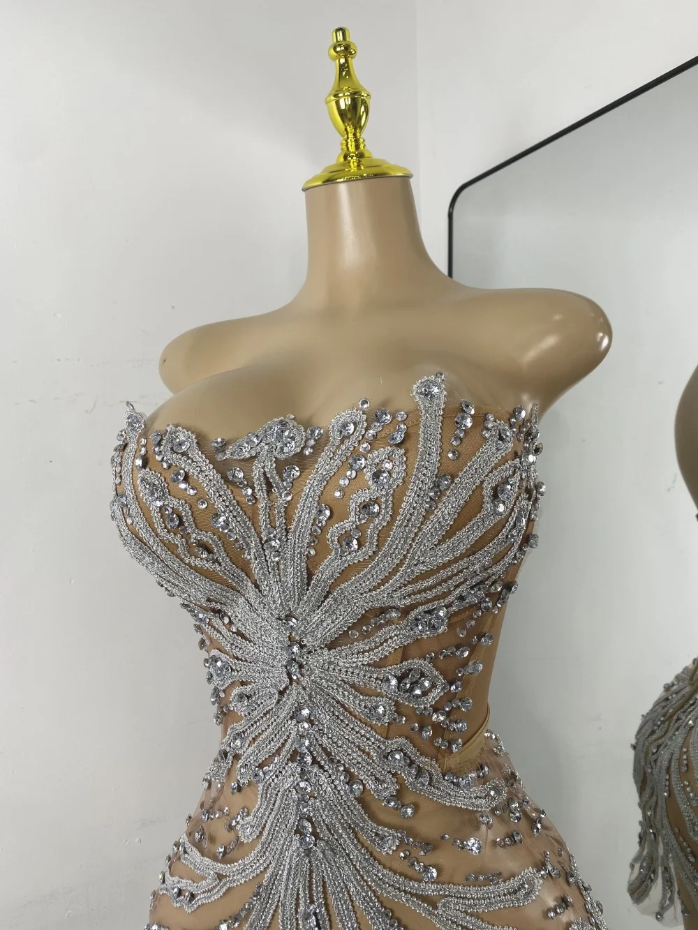 Luxury Women Sexy Sparkly Crystal Sequins Mesh See Through Openback Outfit Birthday Dress Dancer Performance Stage Costume