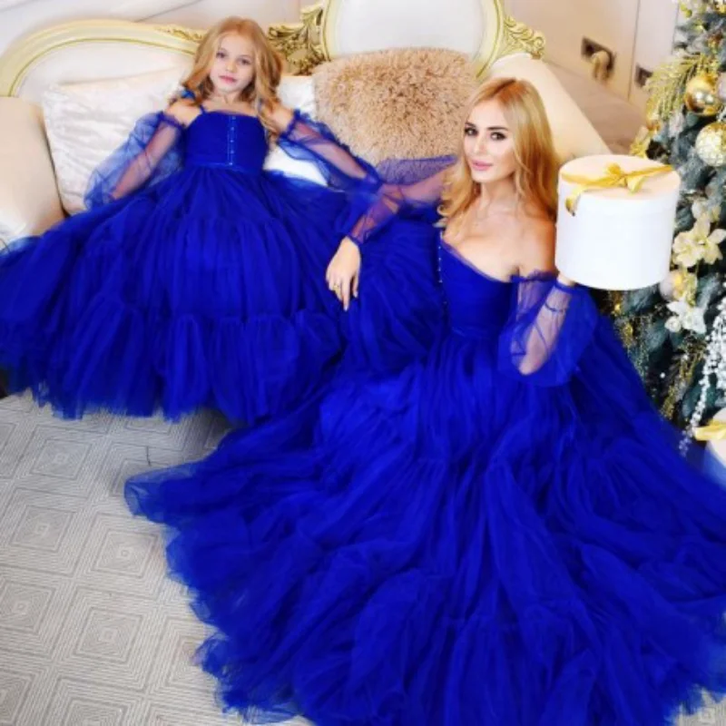 

Elegant Royal Blue Mom And Me Photo Shoot Dressing Gowns Long Sleeves Puffy Ball Gown Mother And Daughter Dresses