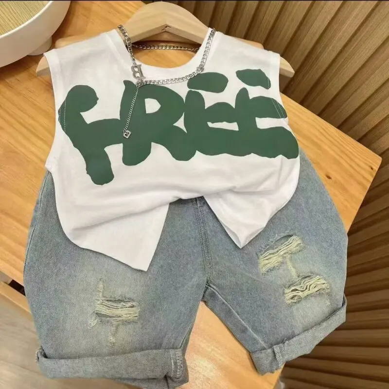 Спортивный костюм для мальчиков, комплекты для детей, детская одежда для мальчиков, новинка 2024, летняя детская рубашка и джинсовые шорты для мальчиков, 2 шт.