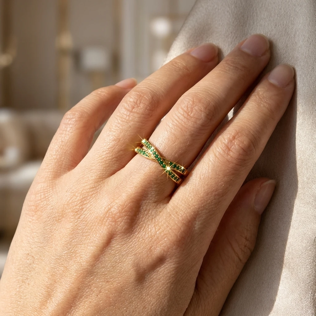 Minimalistischer Criss-Cross-Messingring für Damen, zierlicher grüner Akzent, stapelbarer Fingerschmuck, französischer Chic, Alltagsaccessoires – Detail 2