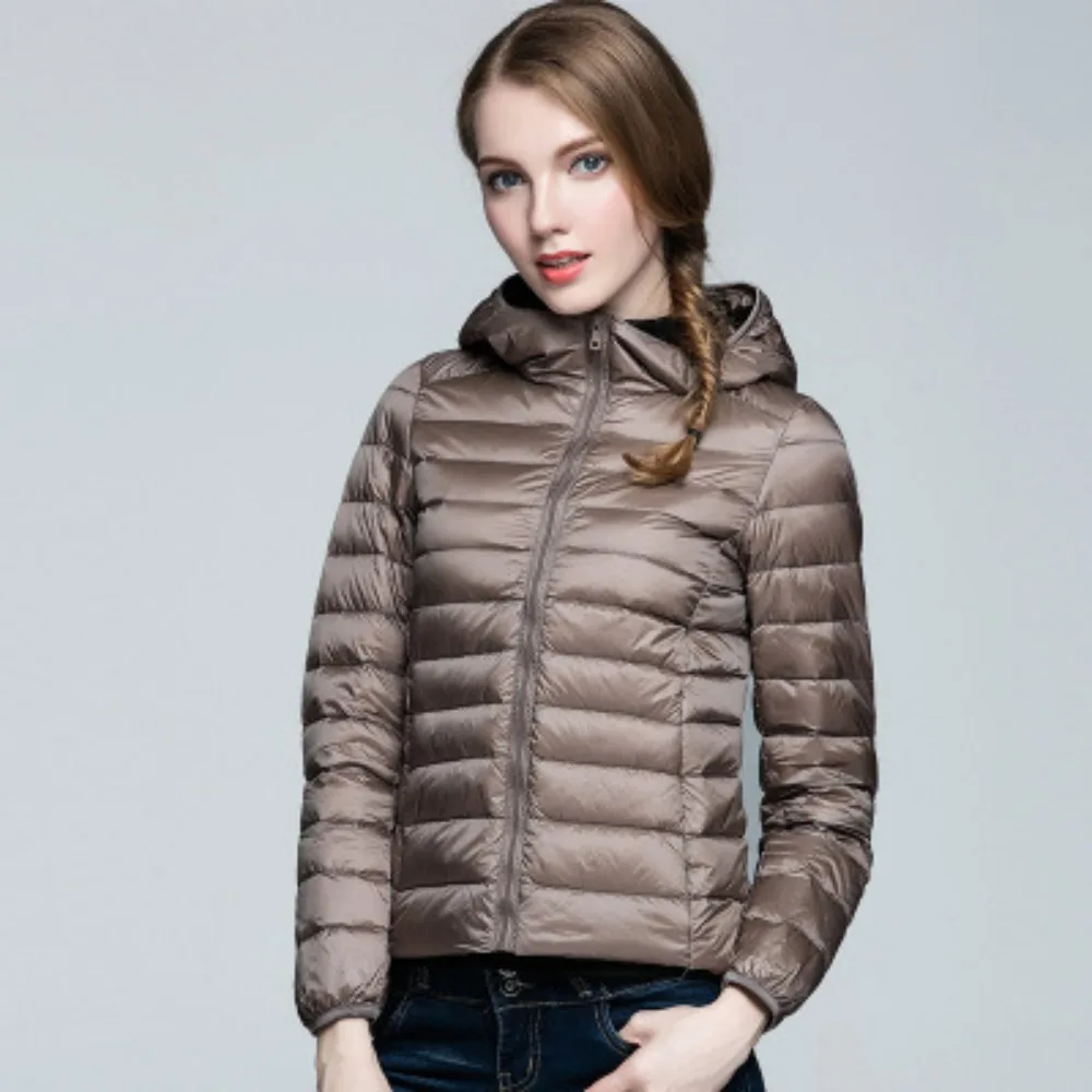 Winter Women's Down Jacket 2023 Autumn Ultralight 90% White Duck Down Jackets Lightweight Warm Portable Hooded Down Coat Outwear