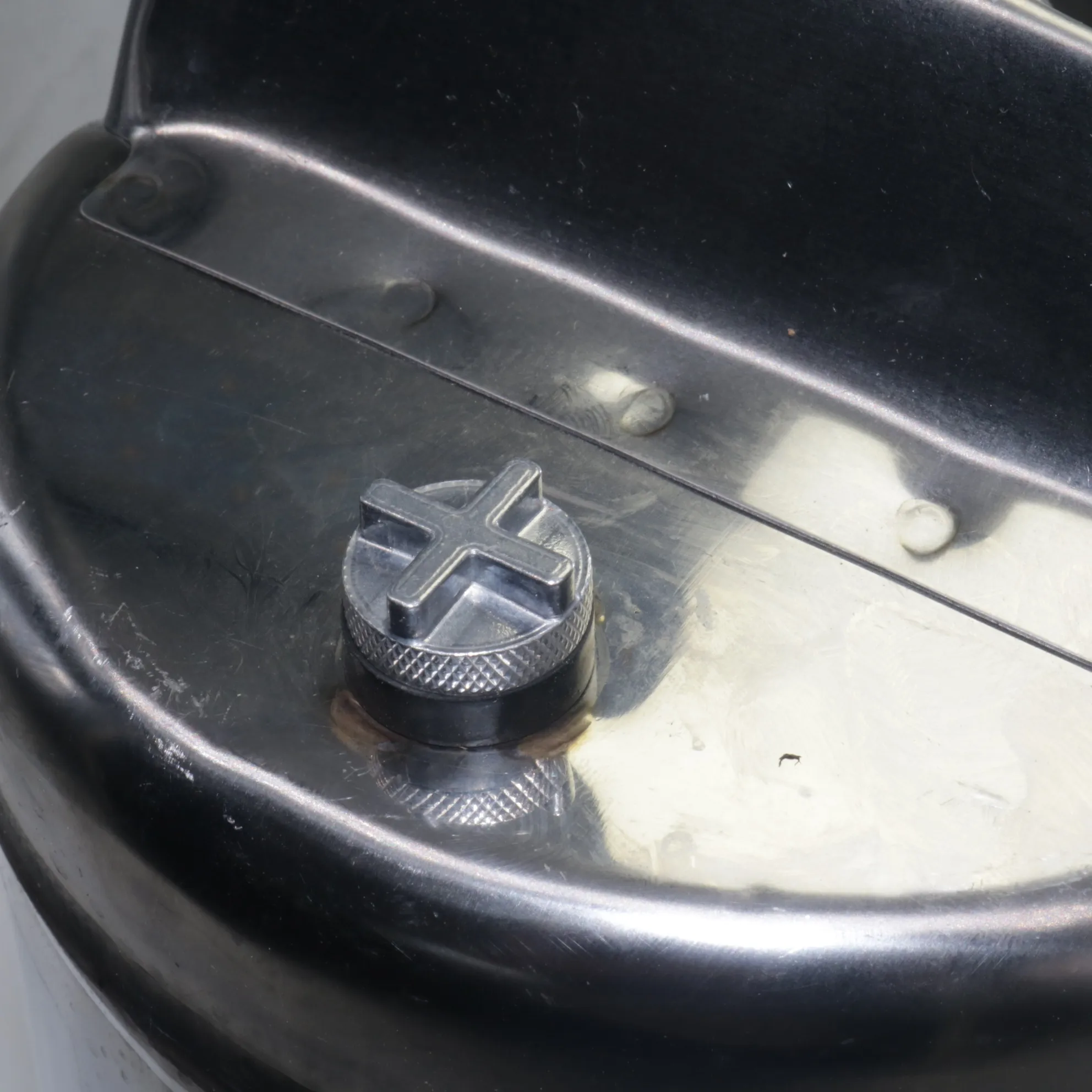 20L Stainless Steel Gasoline Barrel Fuel Tank Jerry Can Gasoline Car Backup Container Motorcycle Edible Fuel Tank