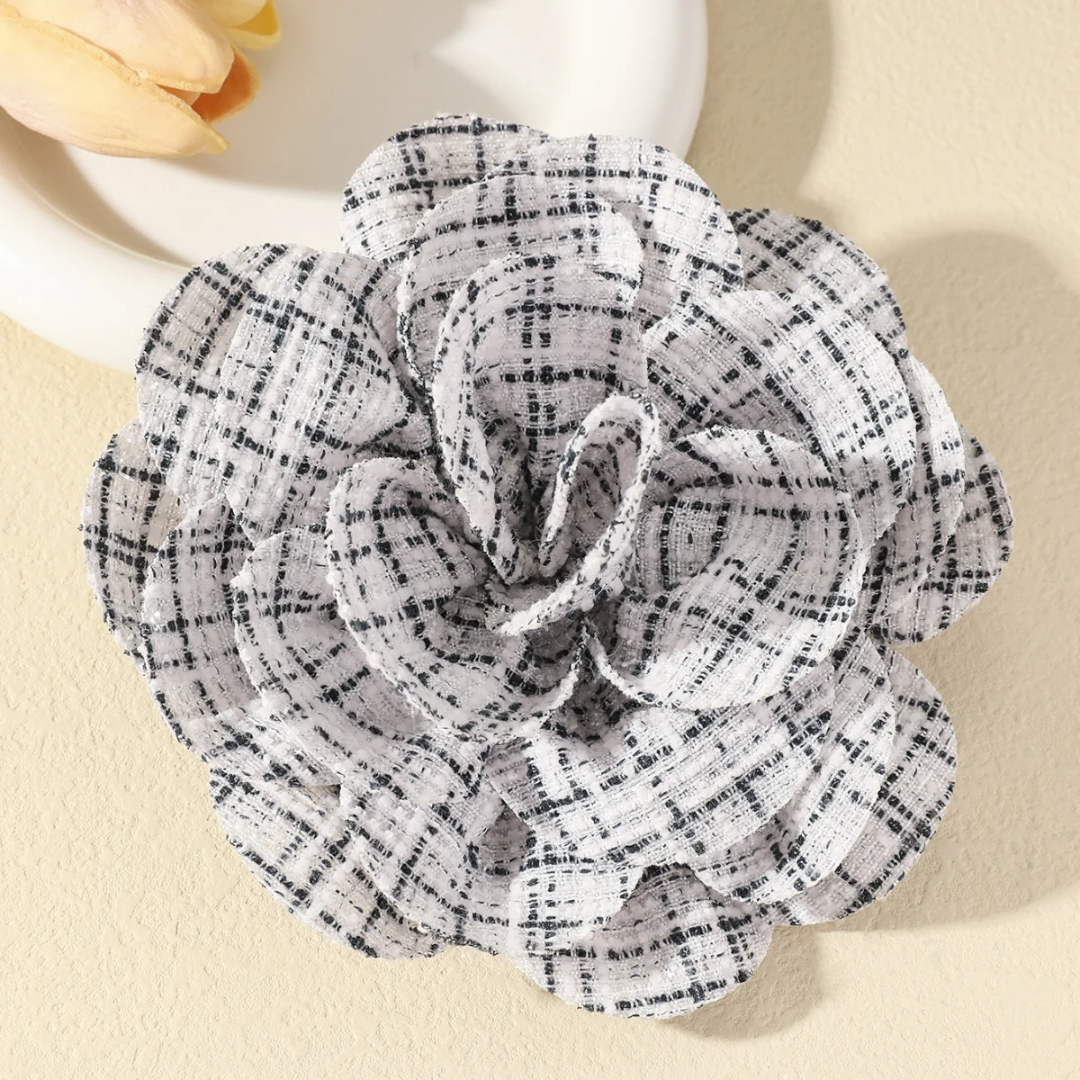 15CM Handmade Fabric Rose Flower Brooches Stylish Striped Floral Pin Brooch for Women Luxury Exaggerated Party Jewelry Accessory