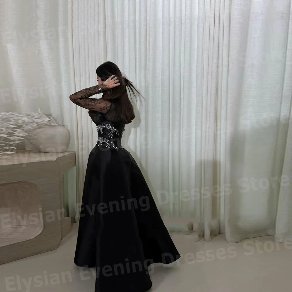 فساتين سهرة جميلة للسيدات باللون الأسود لعام 2025...