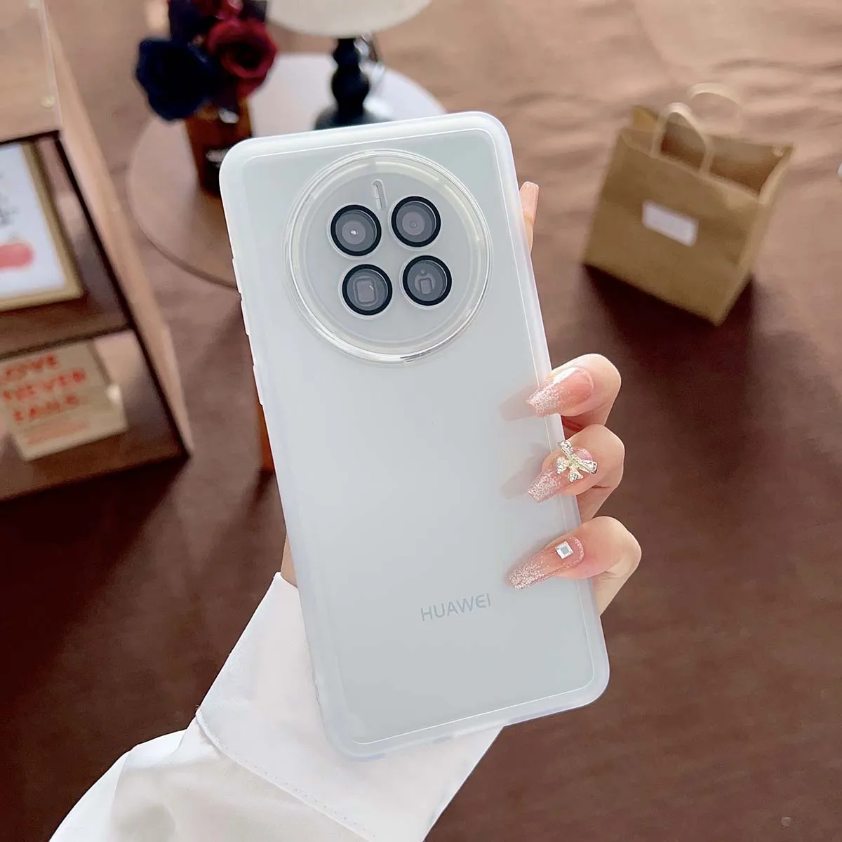 

Luxury Translucent Silicone Cover Suitable for Huawei Mate50PRO/40/30/20 Electroplated Frame Camera Lens Protection Phone Case