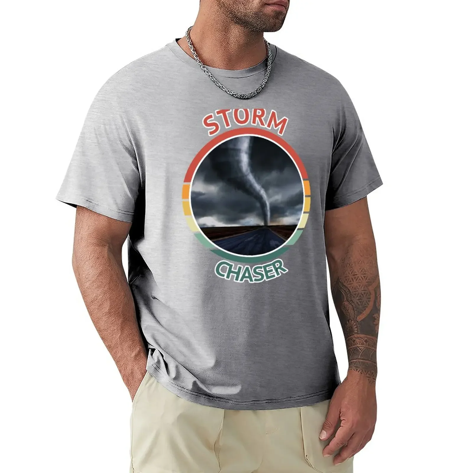 Storm Chaser Weather Tornado Hurricane Retro Graphic Design T-Shirt Customs Tees Customs Progetta I Tuoi Vestiti Da Uomo