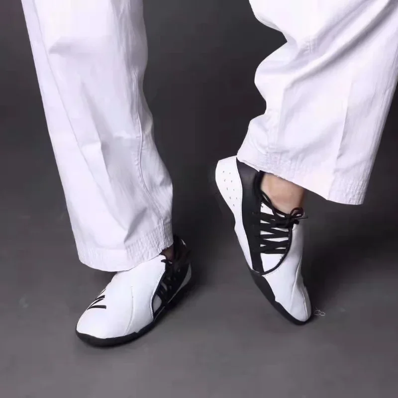 Martial arts shoes for Men Women Soft Bottom Taekwondo Shoes Couples Taichi Karate Shoe kids Kung fu shoes martial arts shoes