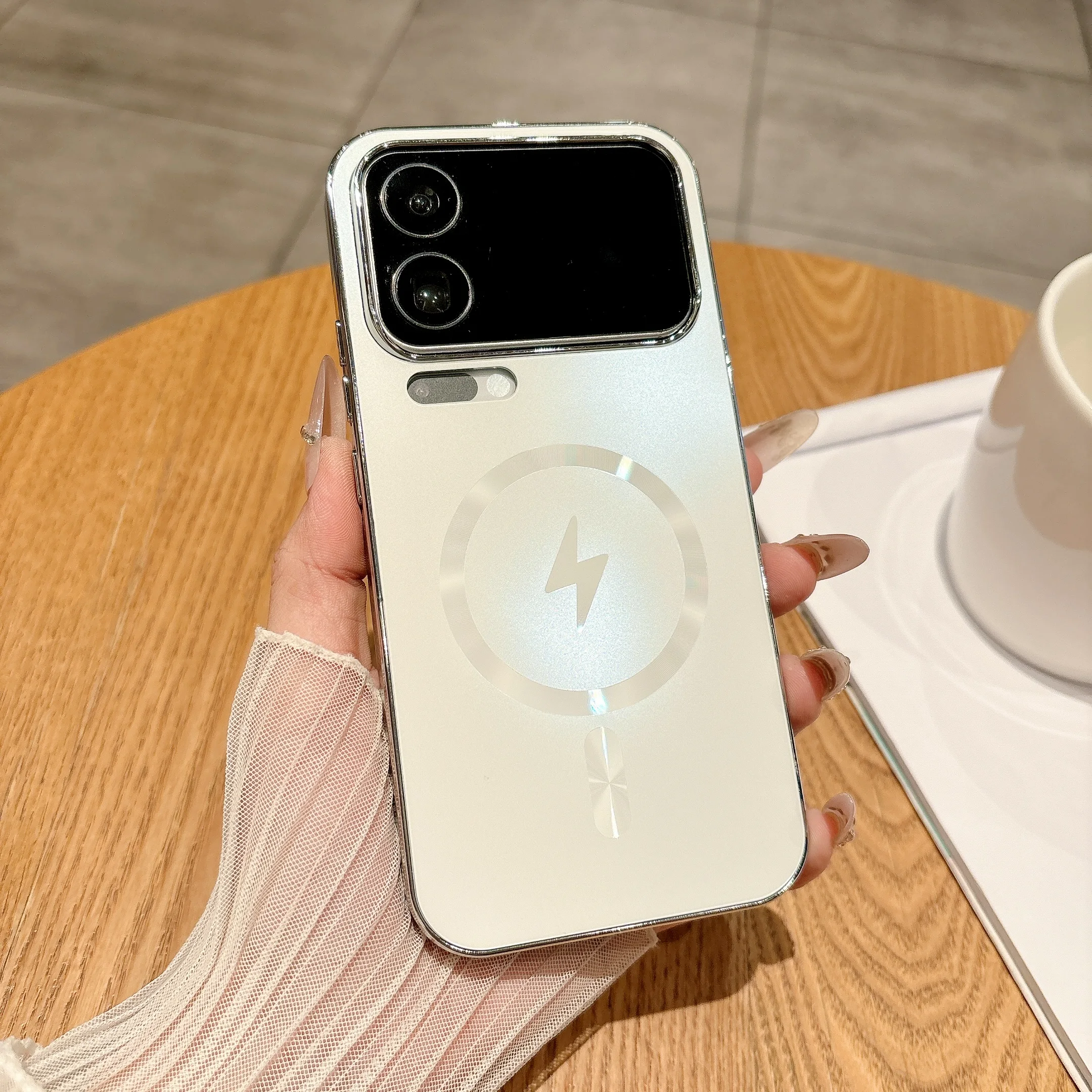 Luxury Plating Matte Magnetic Shockproof Case with Magsafe Compatibility
