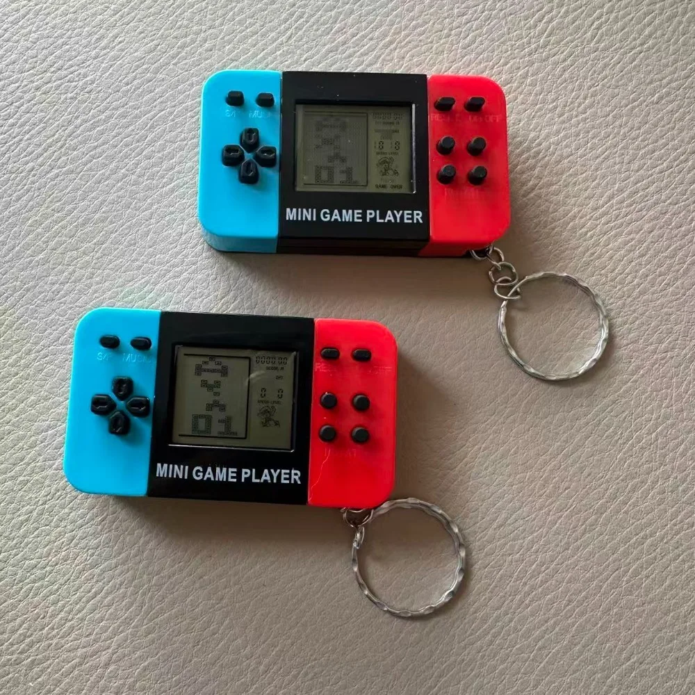 2026 미니 휴대용 게임기 키체인 (벨 포함), 귀여운 비디오 게임 펜던트, 휴대용 백팩 열쇠고리 액세서리 (선물용)