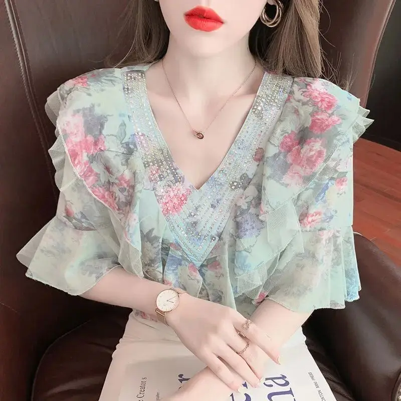 

Elegant V-Neck Printed Diamonds Ruffles Chiffon Blouse Female Clothing 2023 Spring New Casual Pullovers Flare Sleeve Sweet Shirt