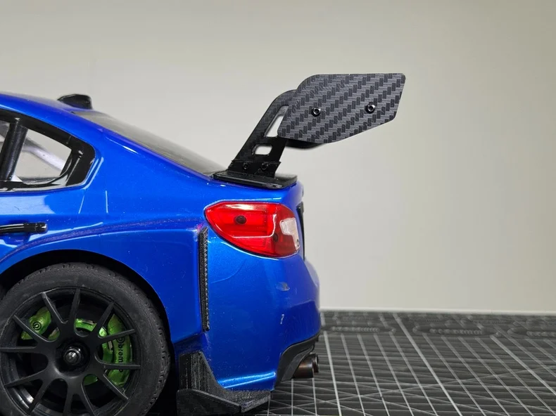 Détail de l'aile arrière imprimée 3D en TPU pour Rlaarlo XTS-S10 1/10
