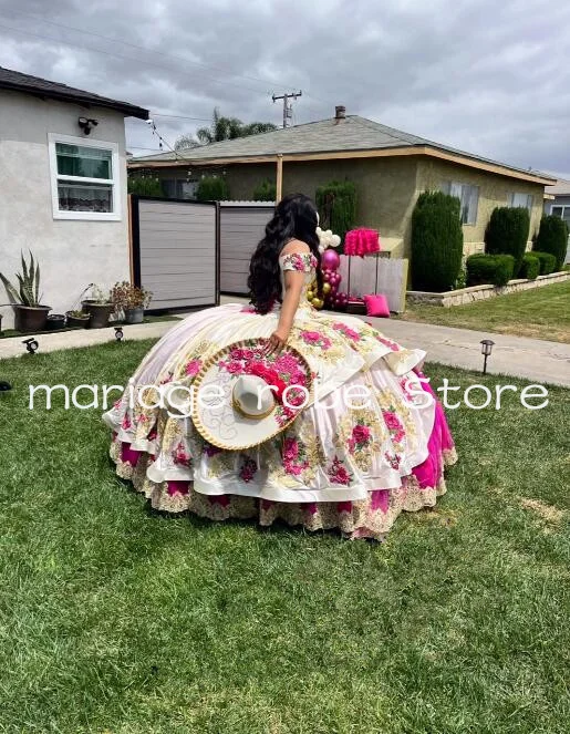 ホワイトピンクプリンセスキンセニエラドレスカスタマイズされた