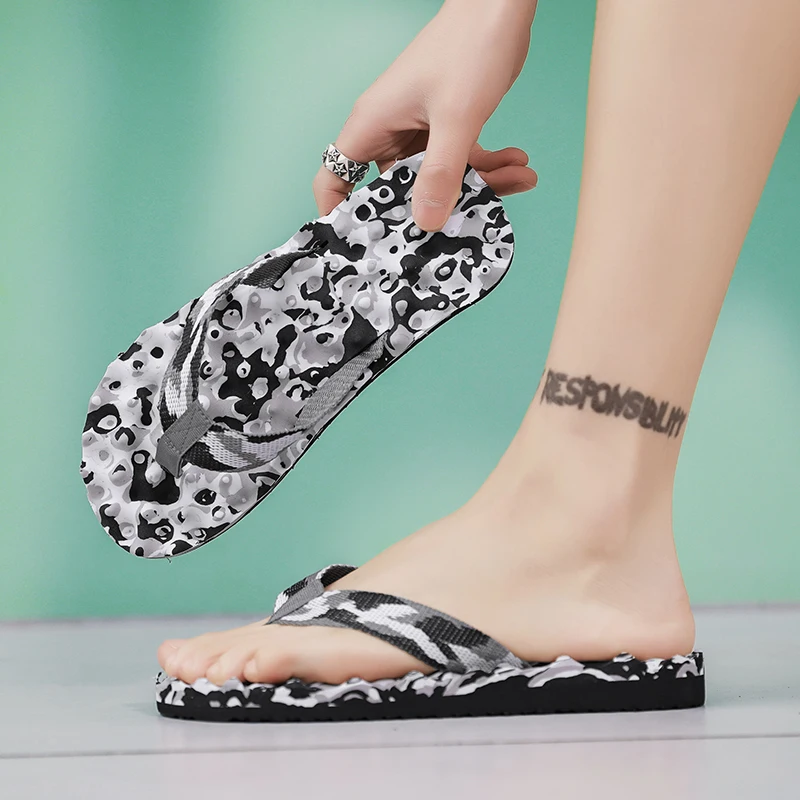 

New Men's Fashion All-Match Flip-Flops Outdoor Large Size Casual Sandals Beach Slippers Indoor Slippers 39-47#