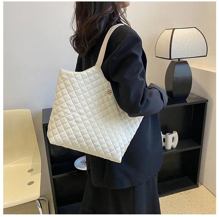 Fashion PU Leather Tote Bag Rhombic Jacquard Letter Label Simple Style  Elegant Wild Street Female Women Large Handbag