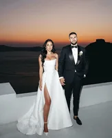 Modern A Line Wedding Dresses Women Strapless Side Slit Pleats Beach Satin Brides Dress Wedding Gown vestidos de novia 2025 2