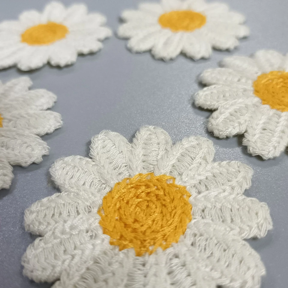 10 Toppe Bianche Con Fiori Di Marghera Per Vesti, Riparazione Toppe Con Fiori Di Marghera - Foto 3