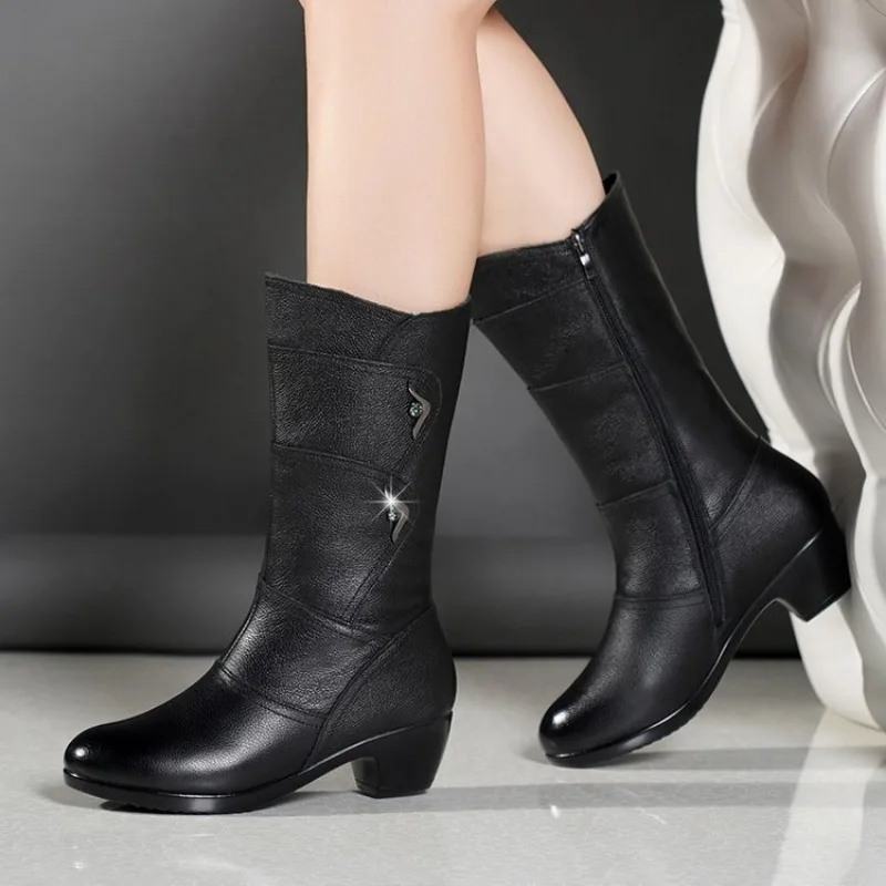 2024 New Women's Middle Boots Fashion Mid Calf Leather Boot Warm Plush Winter Boots for Women Non Slip Platform Boot Botas Mujer