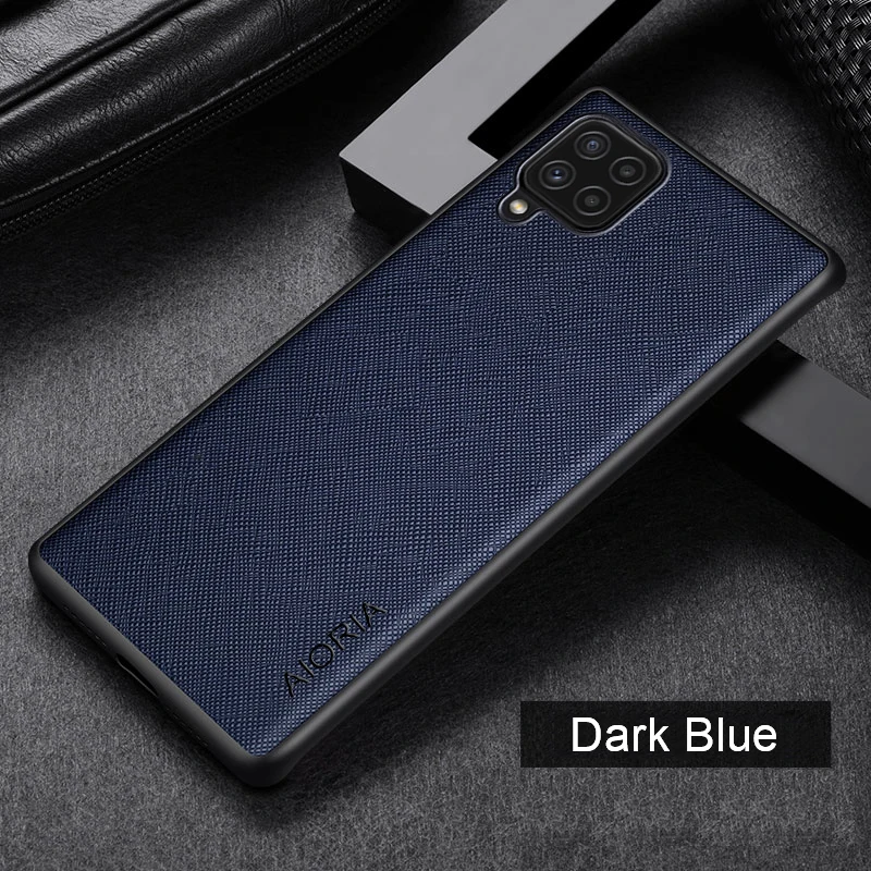 Universal Protective Smartphone Case - Sleek and Durable Design