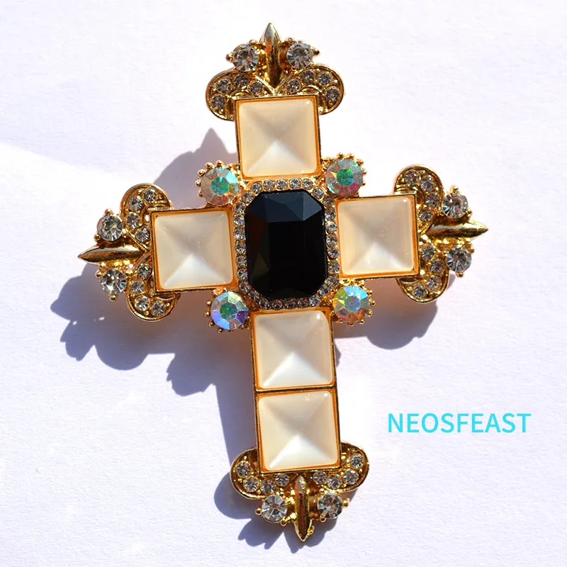 Женская Классическая Брошь-крест с кристаллами