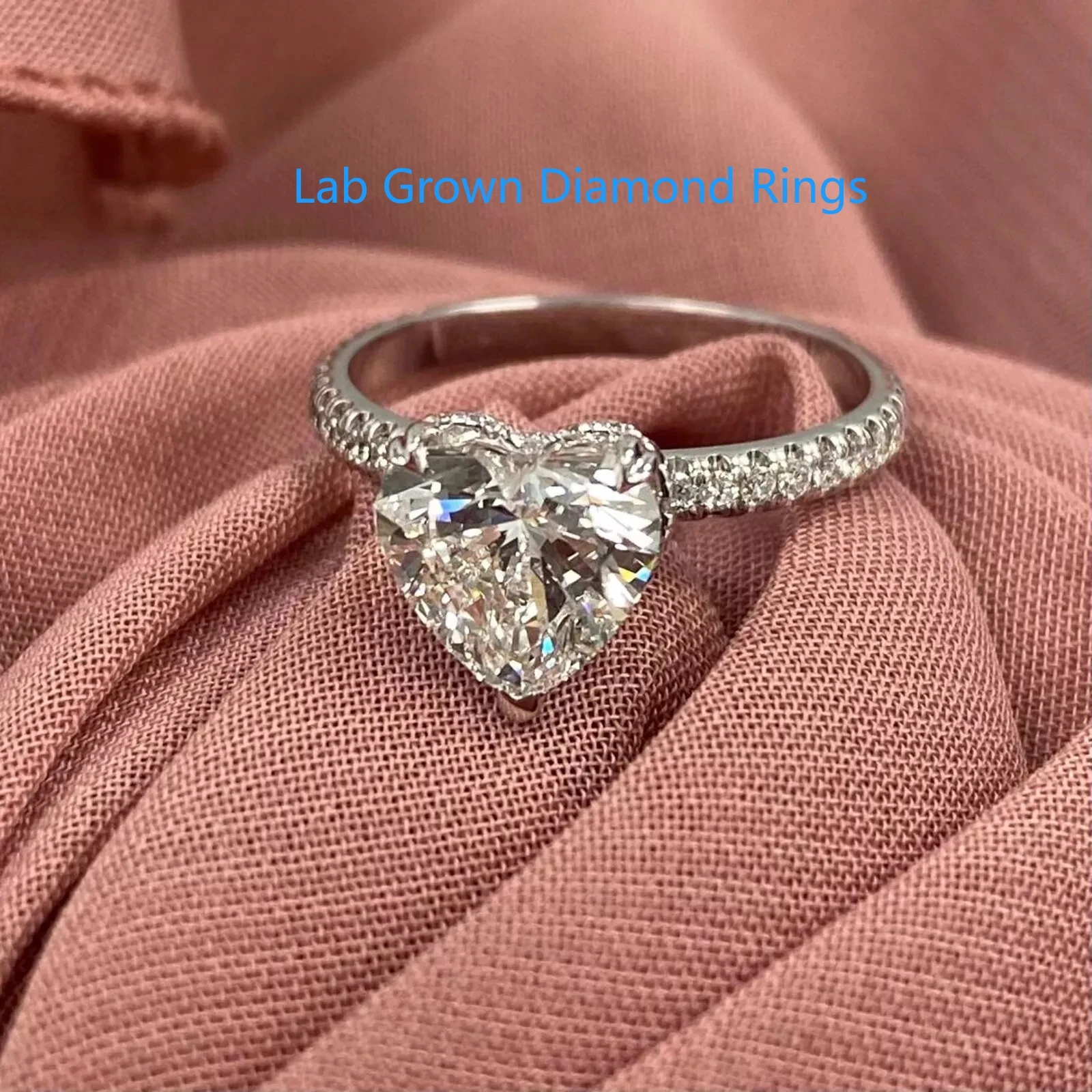 IGI Heart Brilliant Cut 1,5 CT Hauptstein CVD HPHT DEF VSVVS Lab Grown Diamond Total 2,1 CTW Diamant-Ehering Platinum 950
