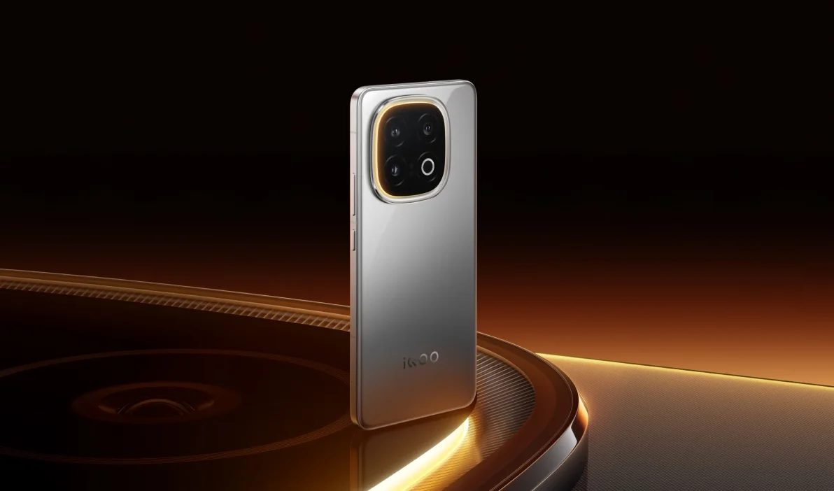 iQOO 13 スマートフォン 本体 120W充電器等付属品完品 iQOO 13 スマートフォン 本体 120W充電器等付属品完品